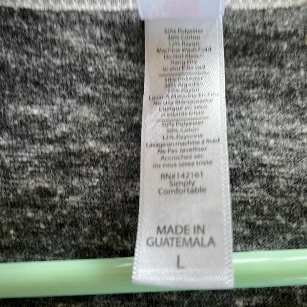 EUC LulaRoe Classic Tee - Picture 4 of 5